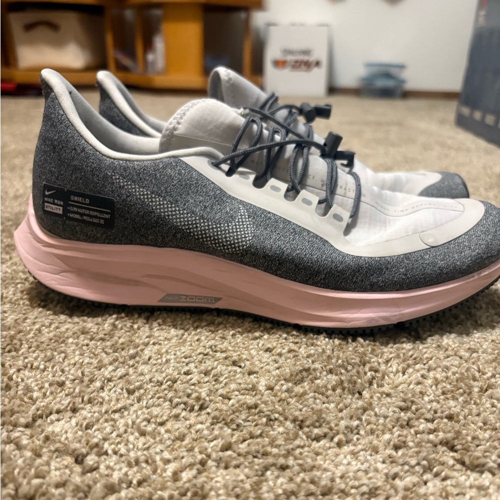 Women’s Nike No Tie Shield Shoes